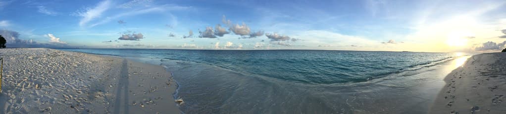 Ukulhas Lagoon Edge view 3