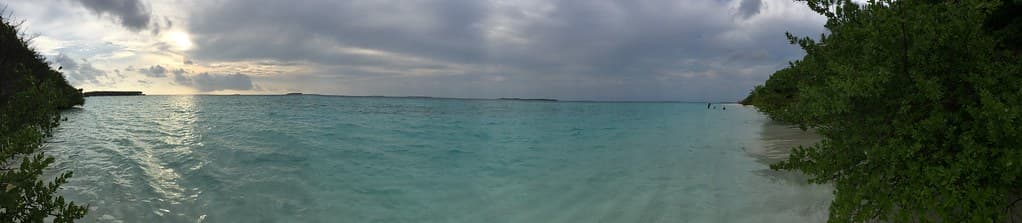 Meedhoo Lagoon Edge — photo by fizaen