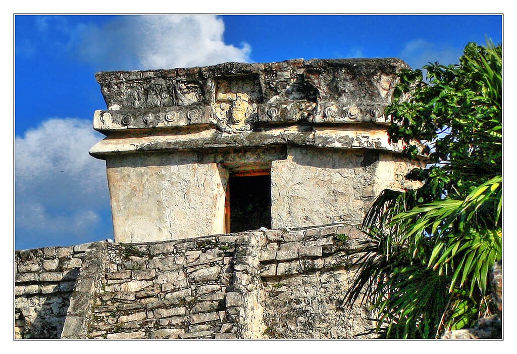 Tulum MEX - Templo del Dios Descendente 04