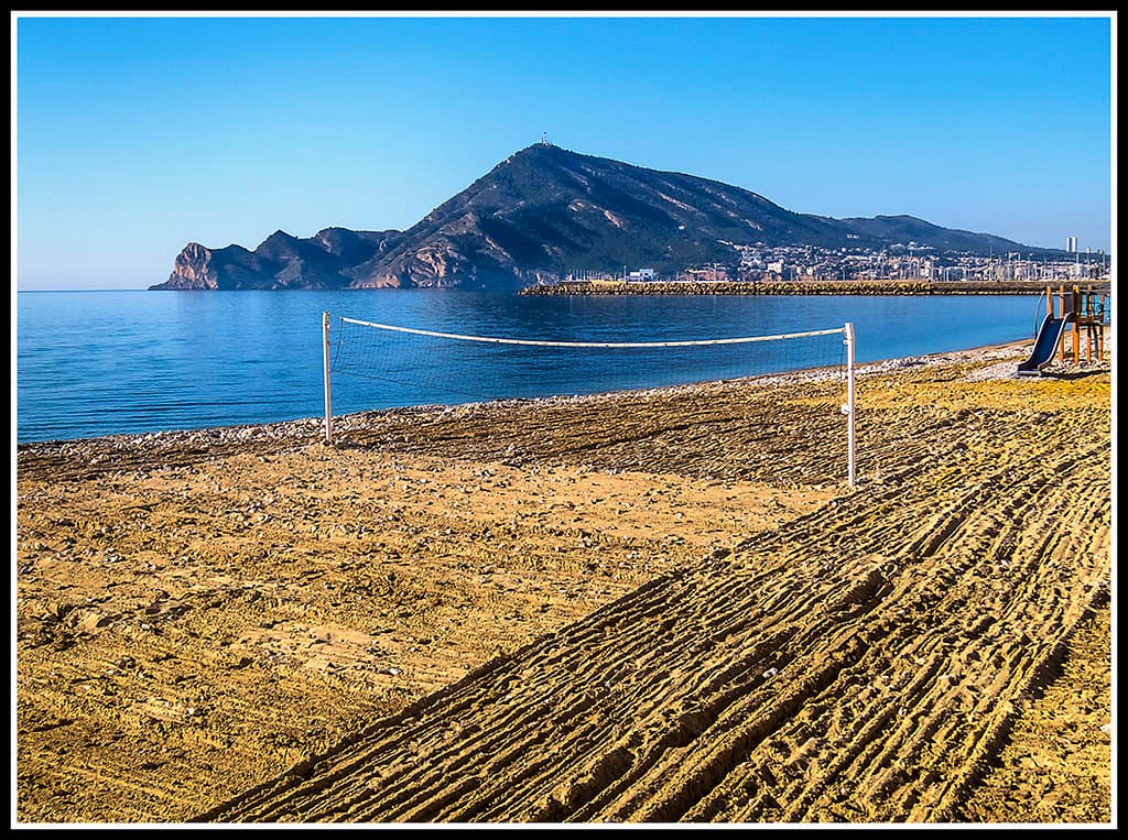 Playa de la Roda view 2