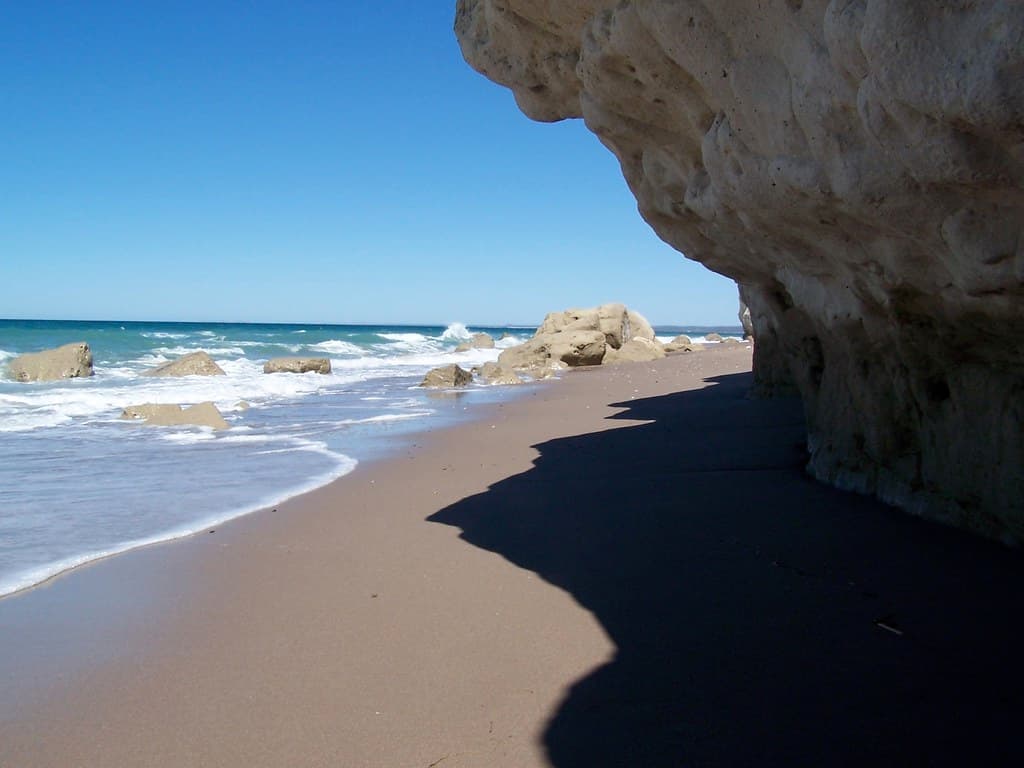 Playa Piedras Coloradas view 2
