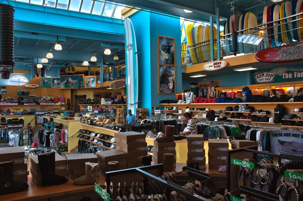 2010 09 04 - 2419-2421 - Ship Bottom - Ron Jon Surf Shop