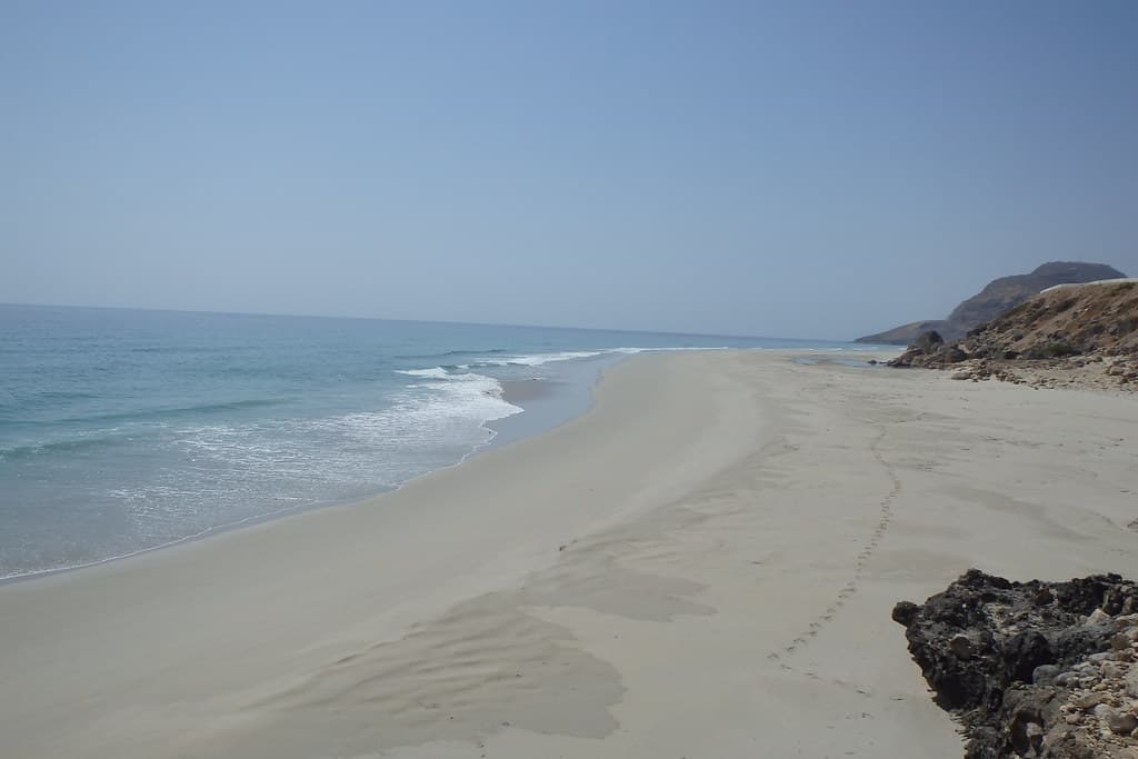 Al Halah Beach Rakhyut