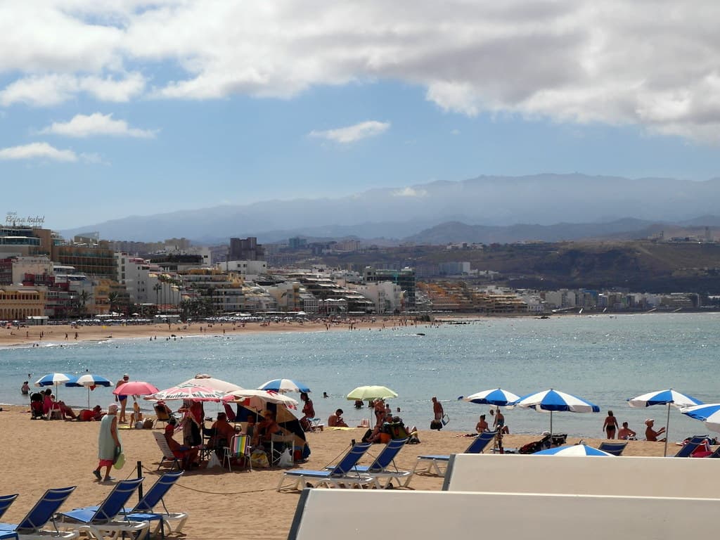 Playa de Las Canteras view 2