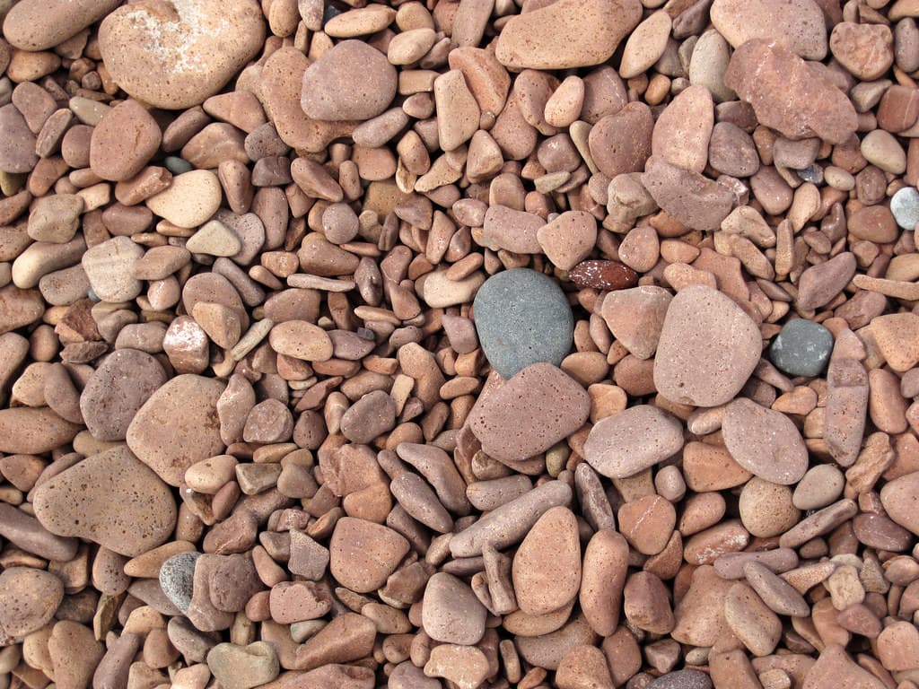 Lakeshore beach gravel (upper Holocene; derived from the Split Rock intrusive felsite, Proterozoic; Iona's Beach, northeastern Minnesota, USA) 8