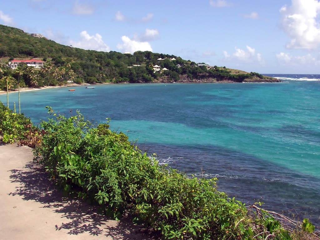 Hidden Cove Bequia — photo by size4riggerboots