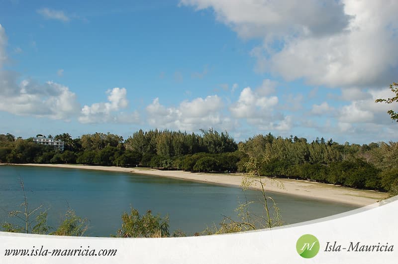 Baie du Tombeau Beach