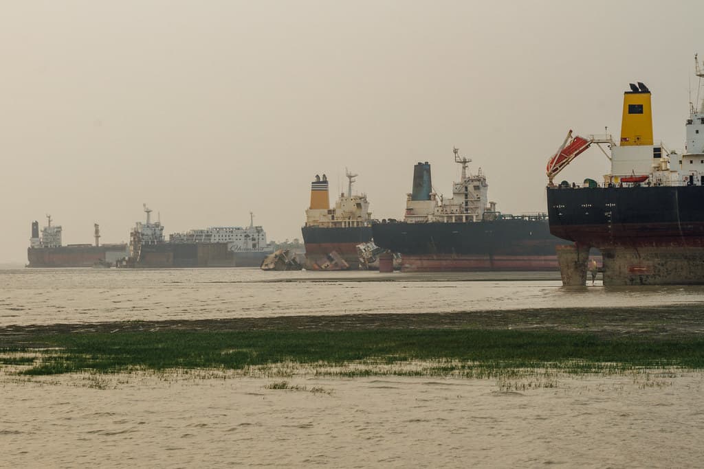 Faujdarhat Sea Beach — photo by AdamCohn