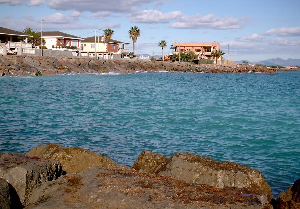 Playa de la Serratella view 2