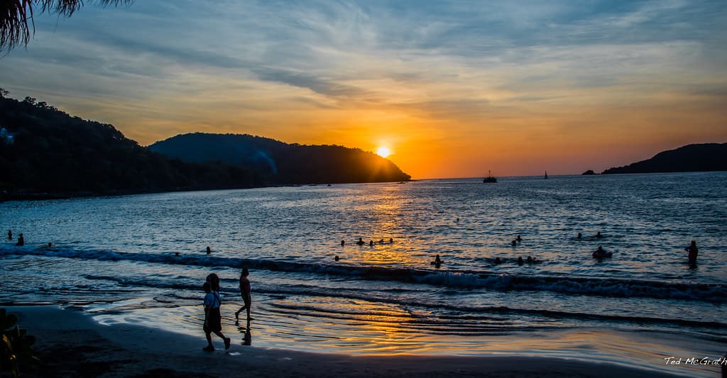 Playa La Perla view 3