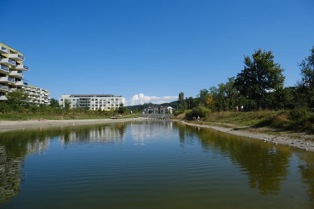 Plage La Plaine view 2