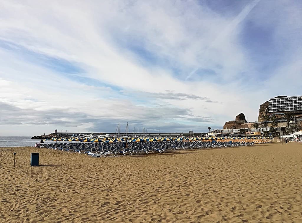 Playa de Patalavaca view 2