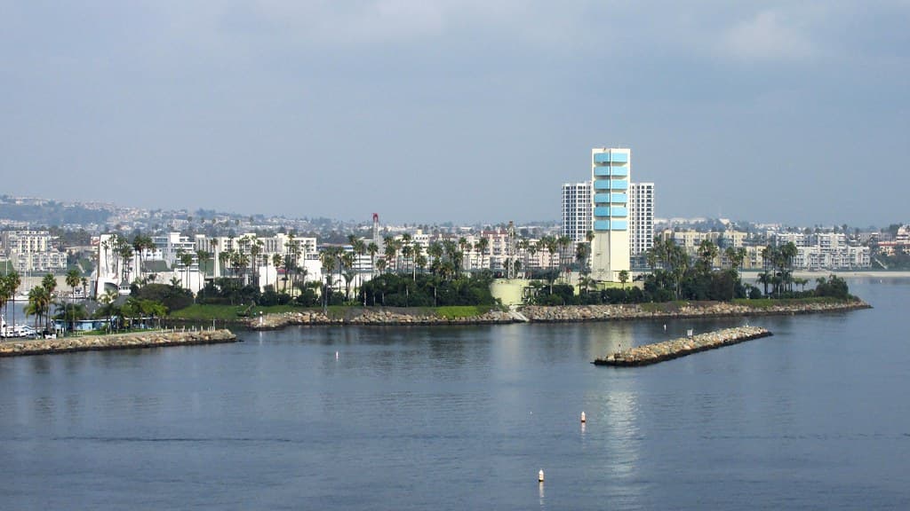 Four Tree Island Shoreline view 3