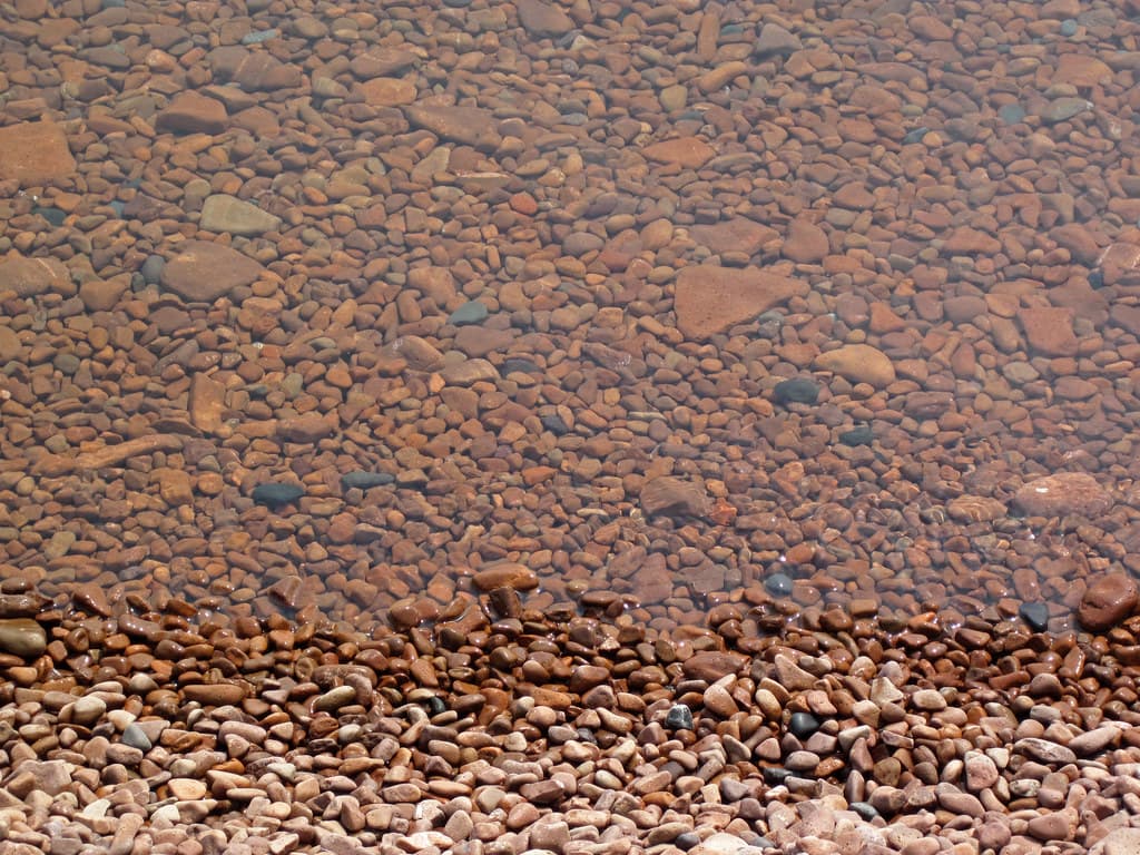 Lakeshore beach gravel (upper Holocene; derived from the Split Rock intrusive felsite, Proterozoic; Iona's Beach, northeastern Minnesota, USA) 21