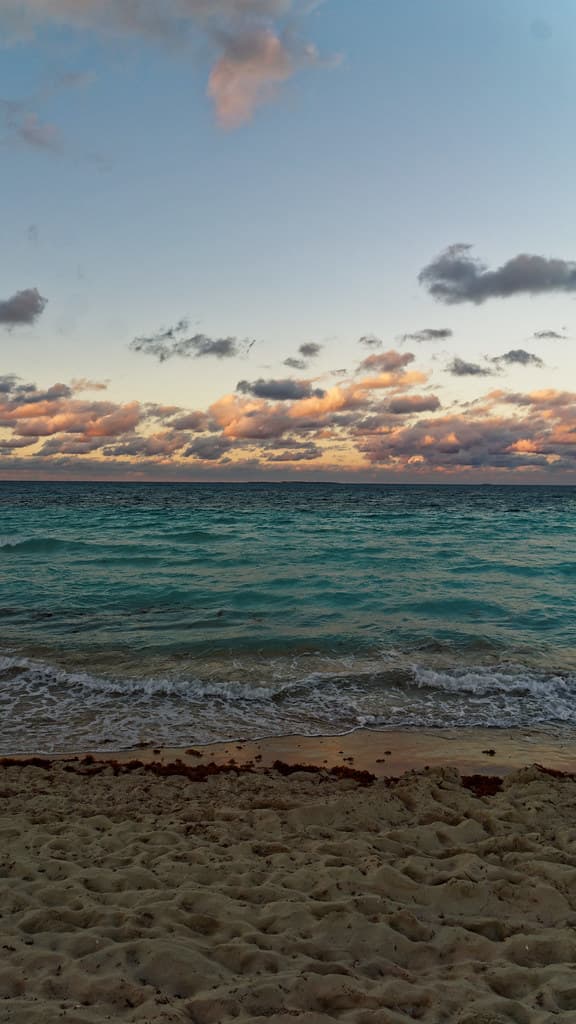 Playa Rincón de Cayo Blanco — photo by Miguel Discart & Kiri Karma