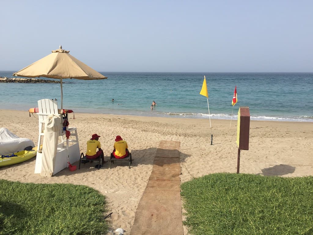 Al Bustan Beach — photo by Chiva Congelado