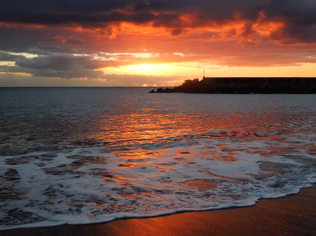 Playa de Los Guirres view 3