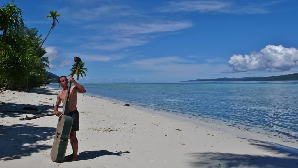 Kri Island Beach