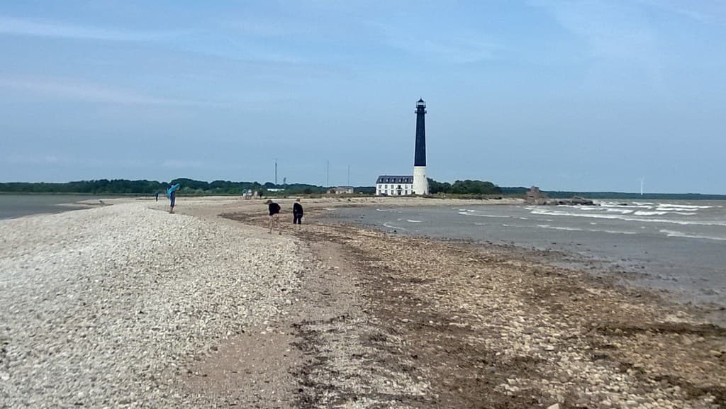 Allirahu Shore Beach